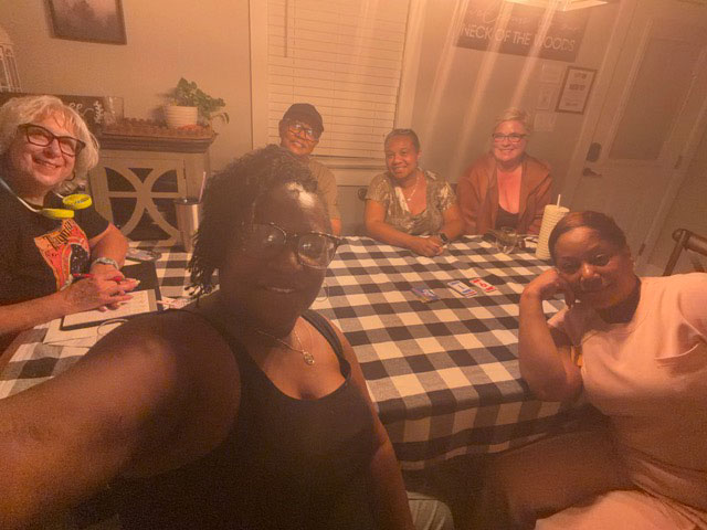 IW-Retreat-dinnertime